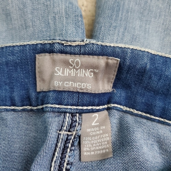 Chico's So Slimming light wash jeans Sz 2=12 B66 - Picture 2 of 4